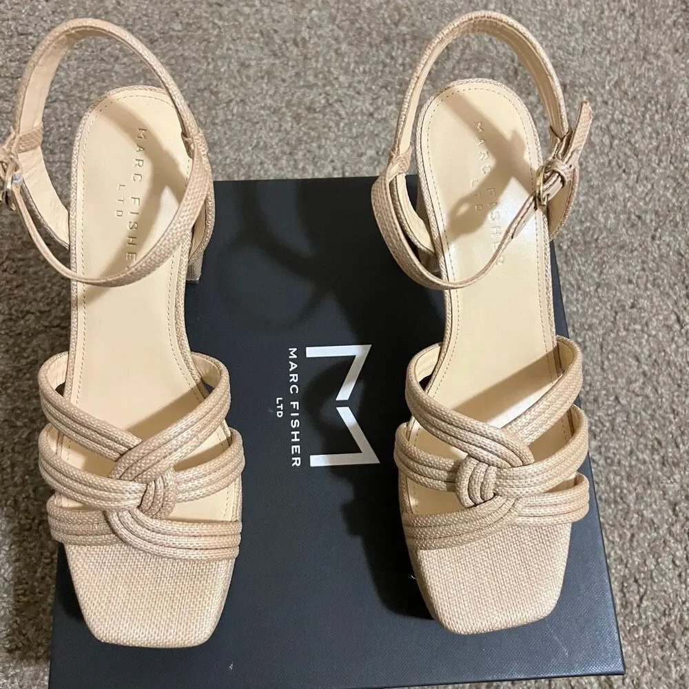 NIB Marc Fisher Women's Natural Cairo Ankle Strap Block Heel Platform Sandals 10